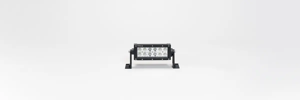 1306151  -  6 In 36W 2.3A At 12Vs 90 Deg Flod/8 Dg Spot 1694 Effec Lums Clear Lens Blac Alum 1