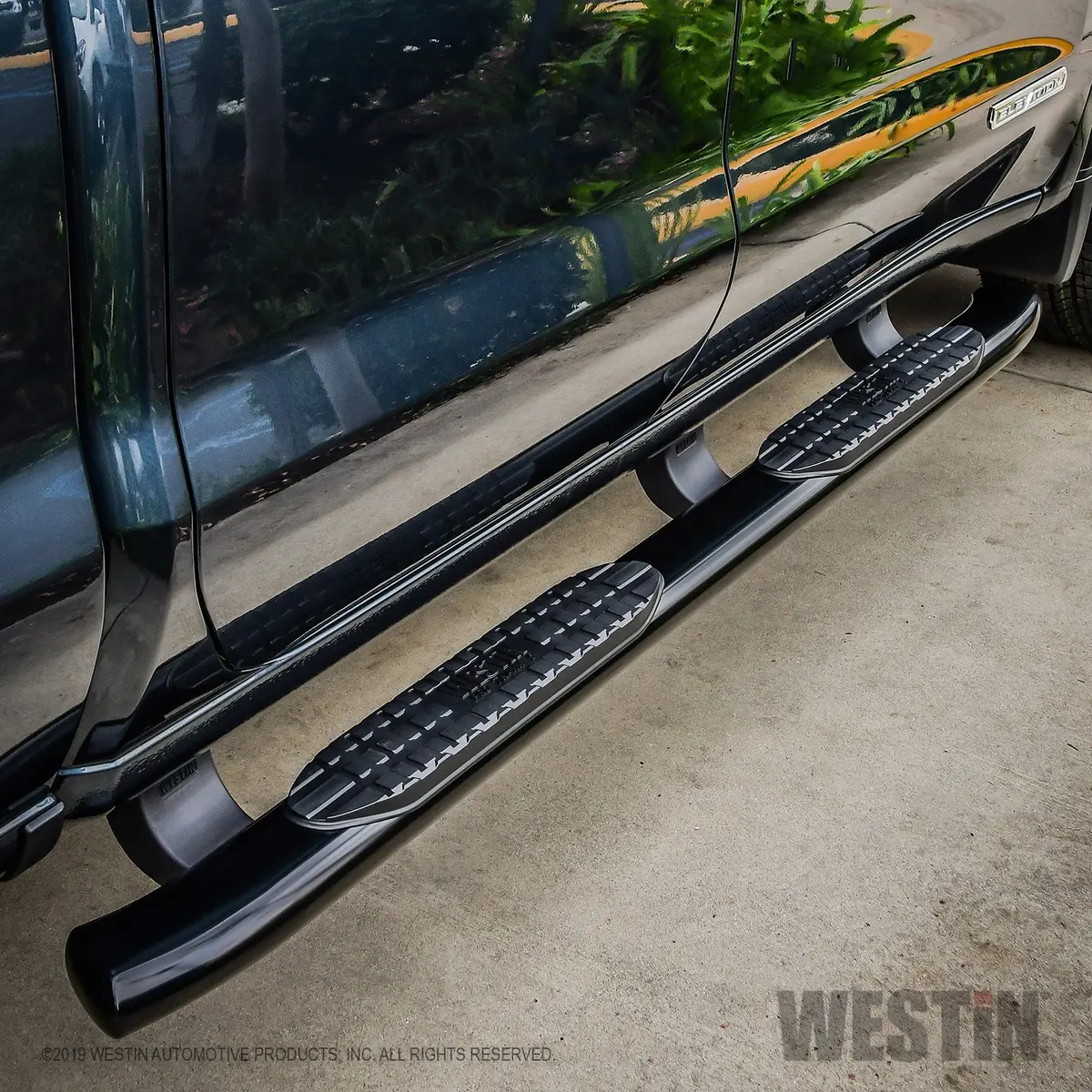 21-54125  -  Pro Traxx 5 Oval Nerf Step Bars 1