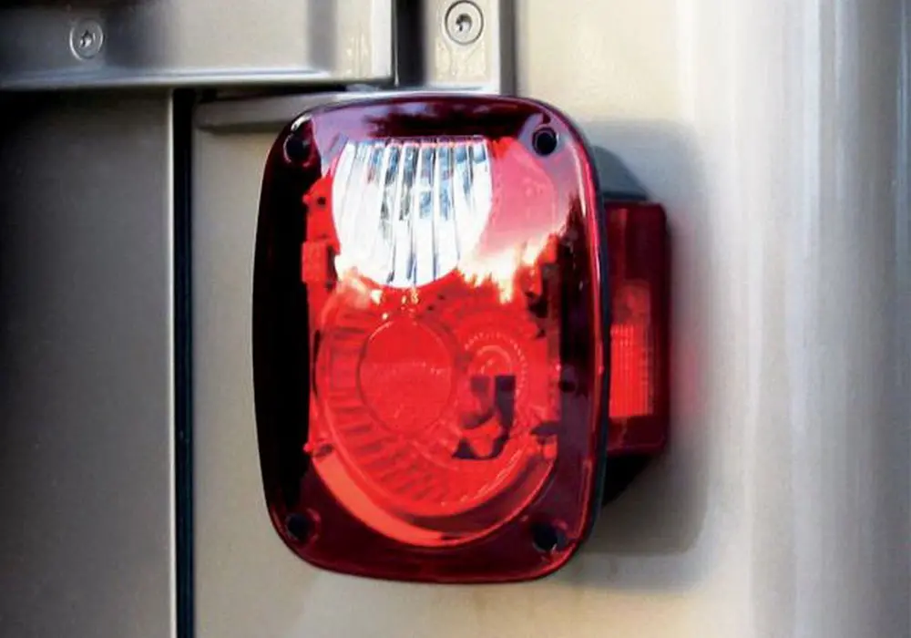 5307  -  Diamond Brite Taillight Conversion Kit 1