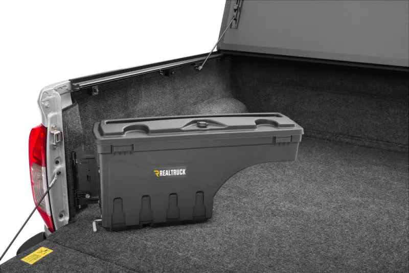 Undercover 2022 Nissan Frontier Ext/Crew All Beds Drivers Side Swing Case - Black Smooth 1