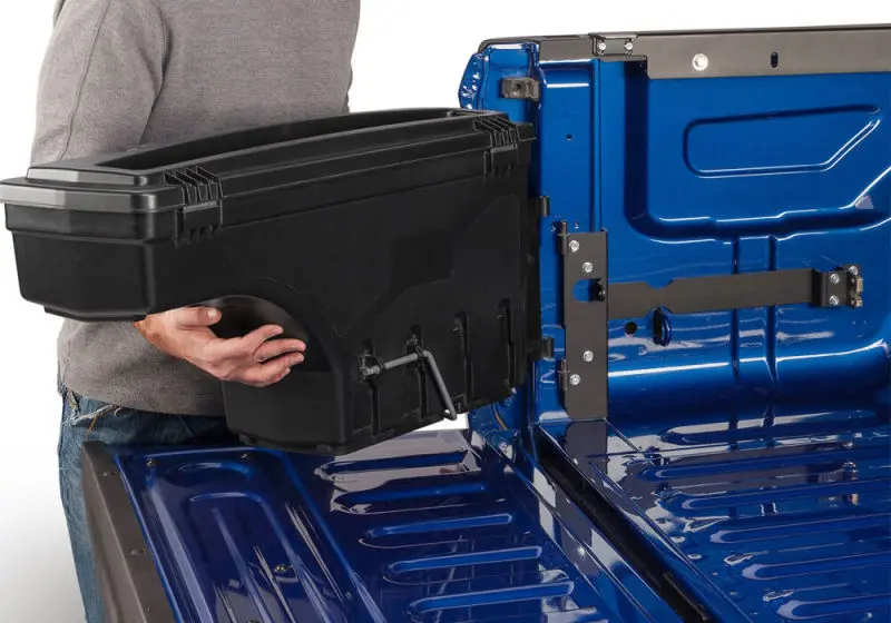Undercover 2022 Toyota Tundra Drivers Side Swing Case 1