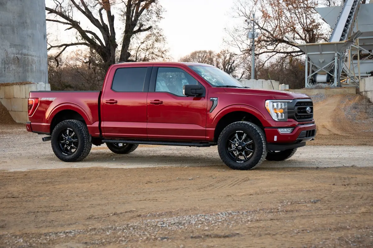 57140 - 2 Inch Lift Kit - M1 Struts/M1 - Ford F-150 4Wd (2021-2025) 2