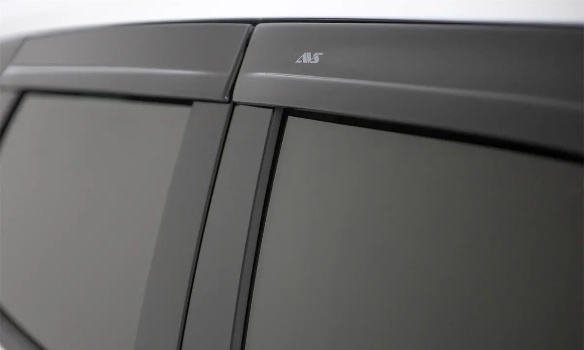 896011  -  Ventvisor Deflector; Smoke; Low Profile; Outside Mount; 6 Pc. 1