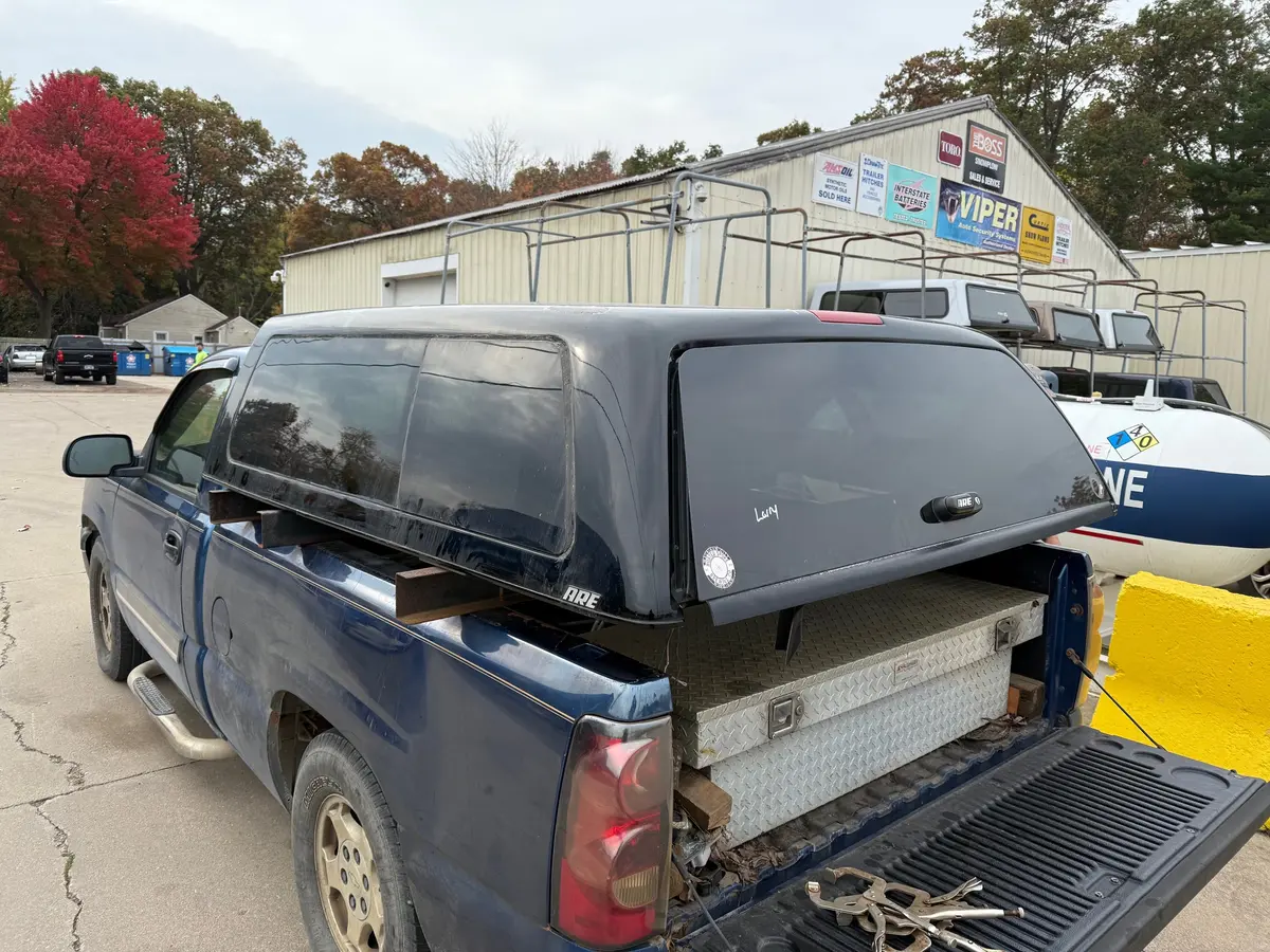 Used Ford F150 6.5' Short Box 2004-2008 Fiberglass Ua Black Color Code: Cl2510-17A Location: B-5-2 2