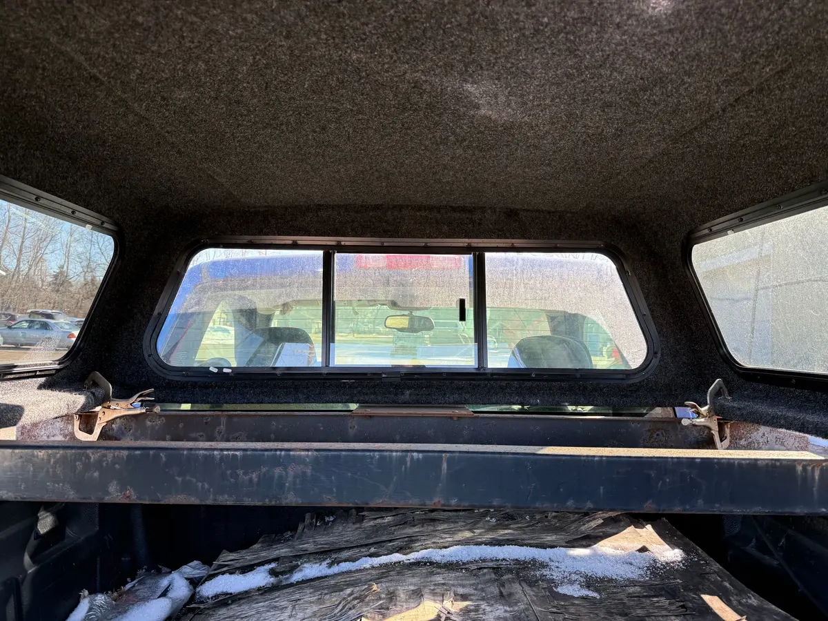 Used Nissan Titan 2016-2025 Crew Cab 5' Short Bed Used Topper Location: N-3-1 Code: Cl0326-02A 1