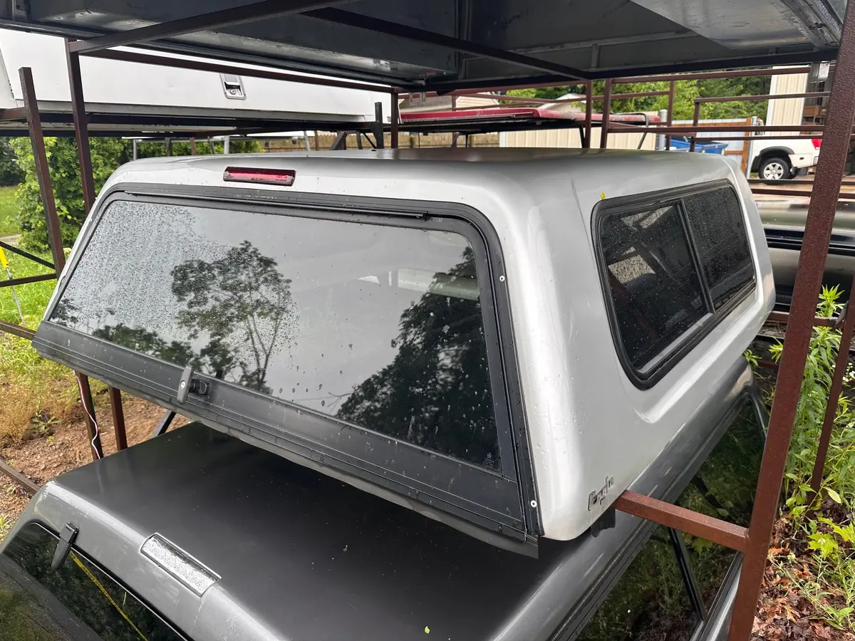Used Gmc Sierra 07-2013 Crew Cab 5.8' Extra Short Bed Used Topper Location: A-6-2  Code: Cl800 1