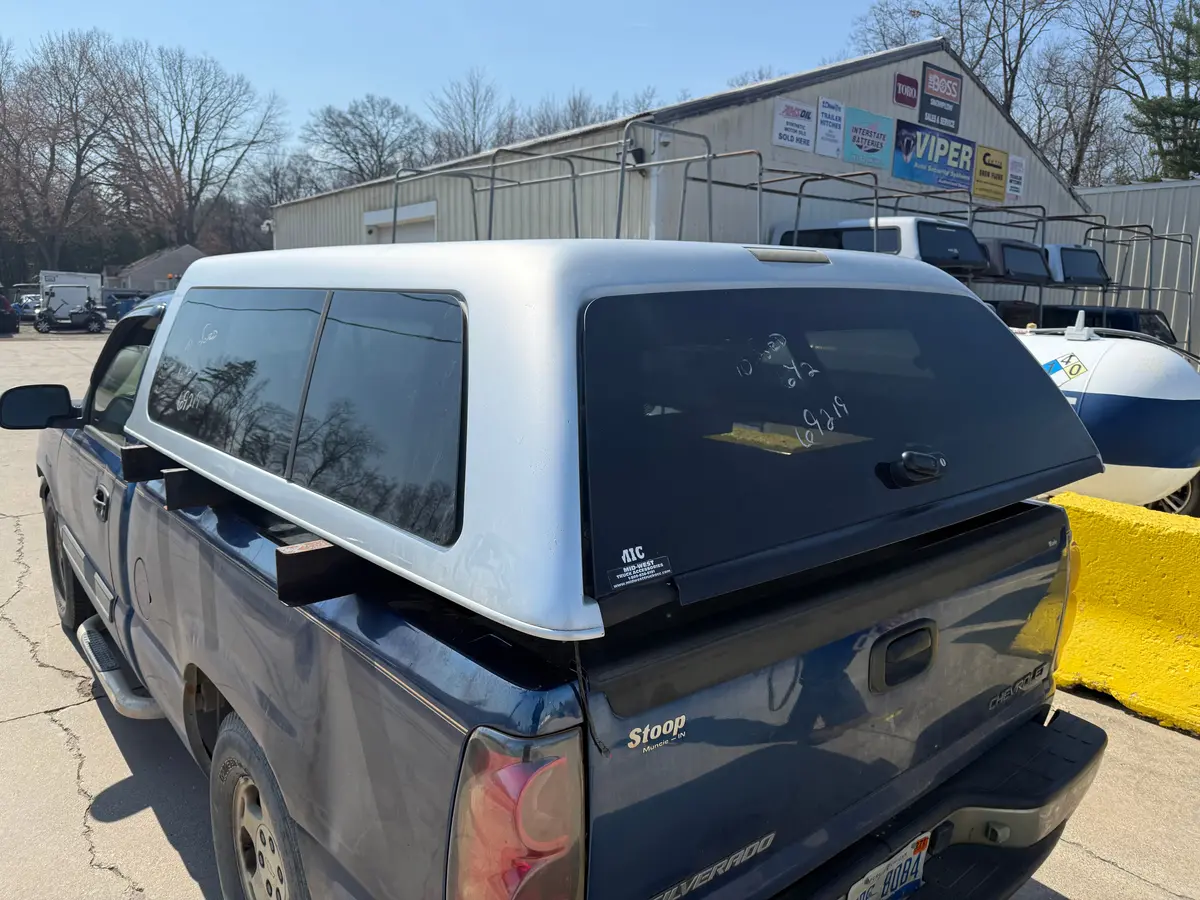 Used Ford F150 6.5' Short Box 2009-2014 Fiberglass Truck Topper Camper Shell Ux Silvercode: Cl2603-30 Location: N-1-3 1