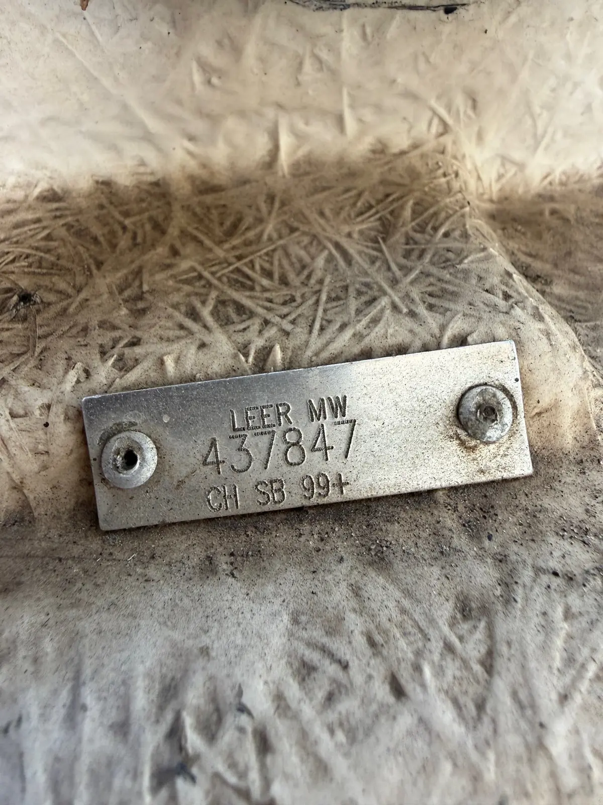 Used Chevy Silverado 1999-2006 6.5' Long Bed Used Topper Location: A-3-2 Code: Cl2603-30B 1