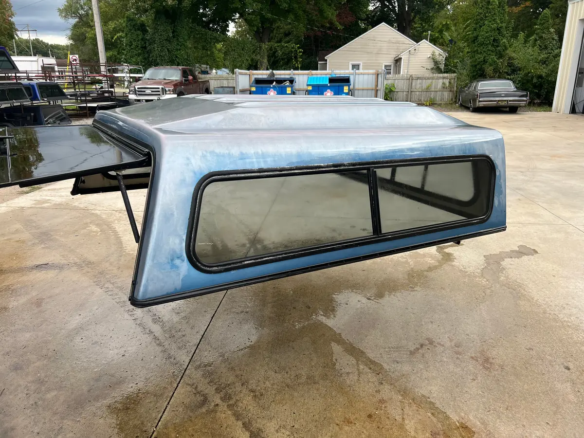 Used  Fiberglass Truck Cap Blue Ford Short Bed 70-96  Ode: Cnmdm2 Location: B-5-3 1