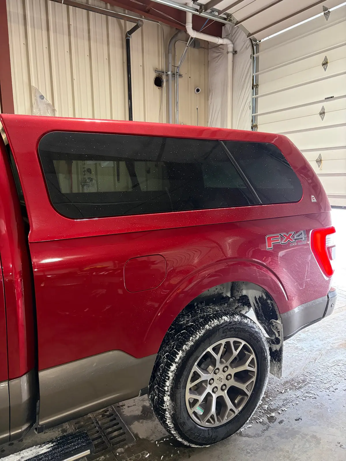 Used Ford F150 6.5' Short Box 2021-2026 Fiberglass Truck Topper Camper Shell Ruby Red Tricoat Code: Ccd Location: N-1-2 1