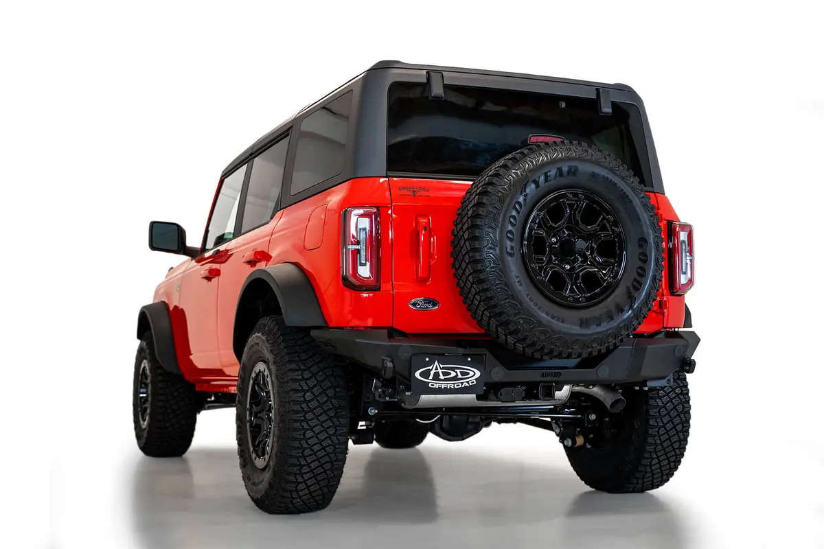 R23012na01na  -  Ford Bronco 2021 - Up Rock Fighter Rear Bumper With Sensors In Hammer Black 1