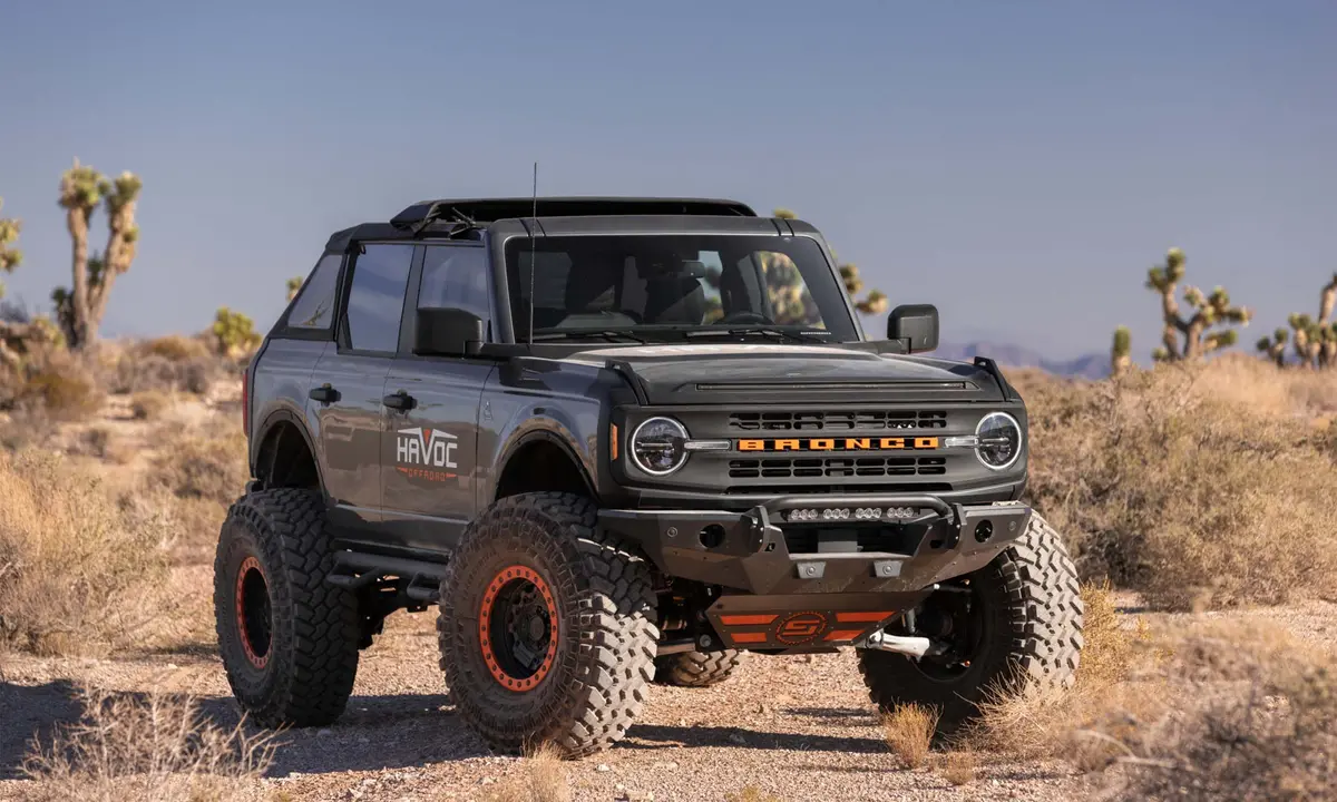 139135  -  Trailview Fastback Frameless Soft Top For 21-23 Ford Bronco 4-Door Models 1