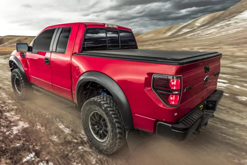 556901 - Lo Pro Tonneau Cover - Black - 2005-2015 Toyota Tacoma 6' Bed 2