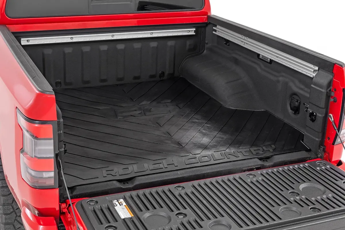 Rcm525  -  Bed Mat - 5' Bed - Rc Logo - Nissan Frontier 2Wd/4Wd (2005-2025) 1