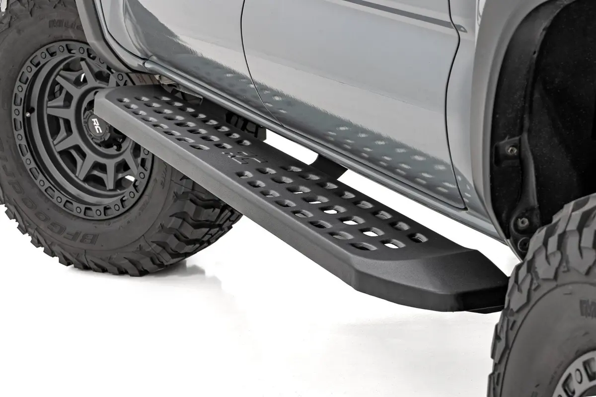 44012  -  Rpt2 Running Board - Double Cab - Black - Toyota Tacoma 2Wd/4Wd (2016-2023) 1