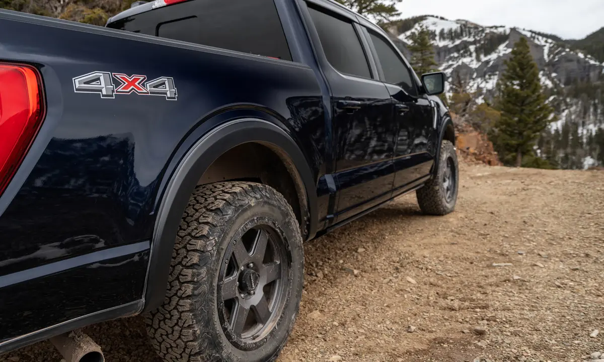 20148-02  -  Oe Style Fender Flares Black Smooth Finish 2-Piece Rear 1