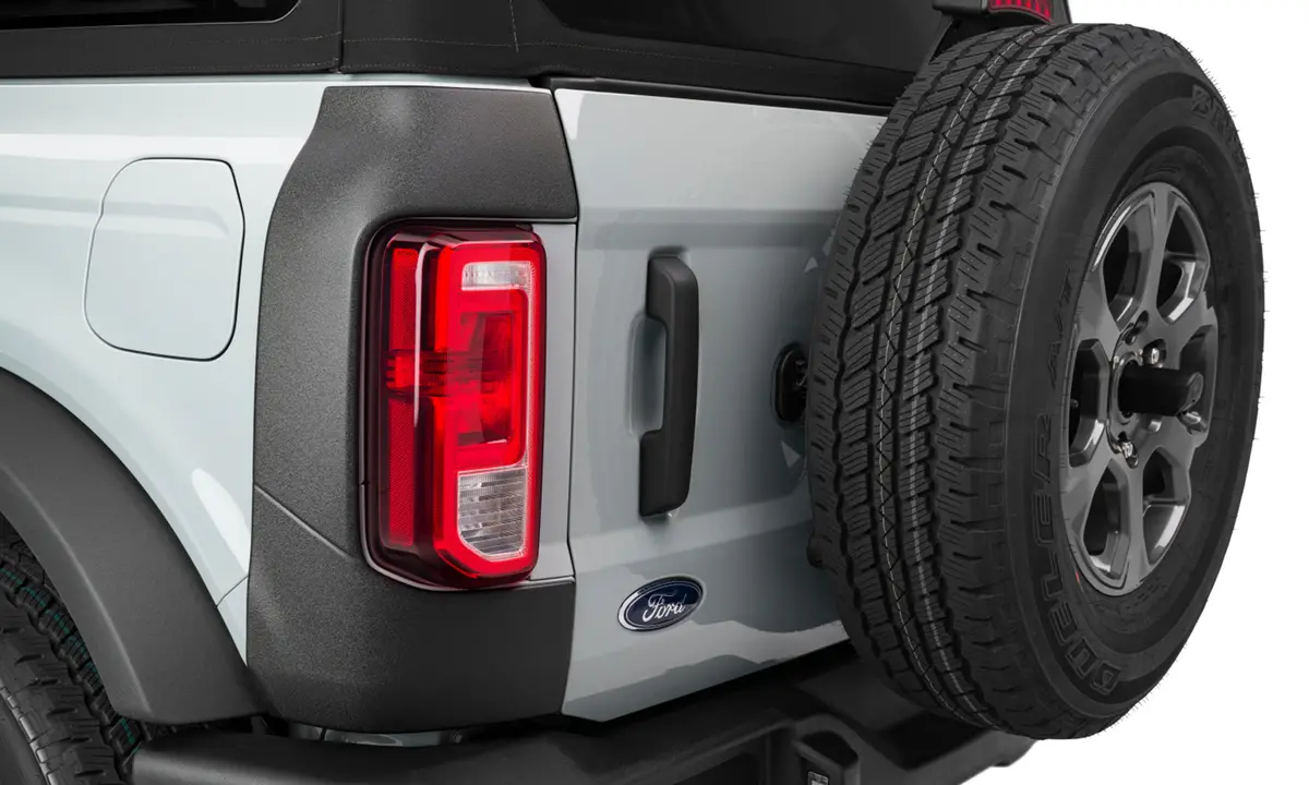 14124  -  Trail Armor Corner Guard Oe Matte Black For Pocket Style Flares Pair 1