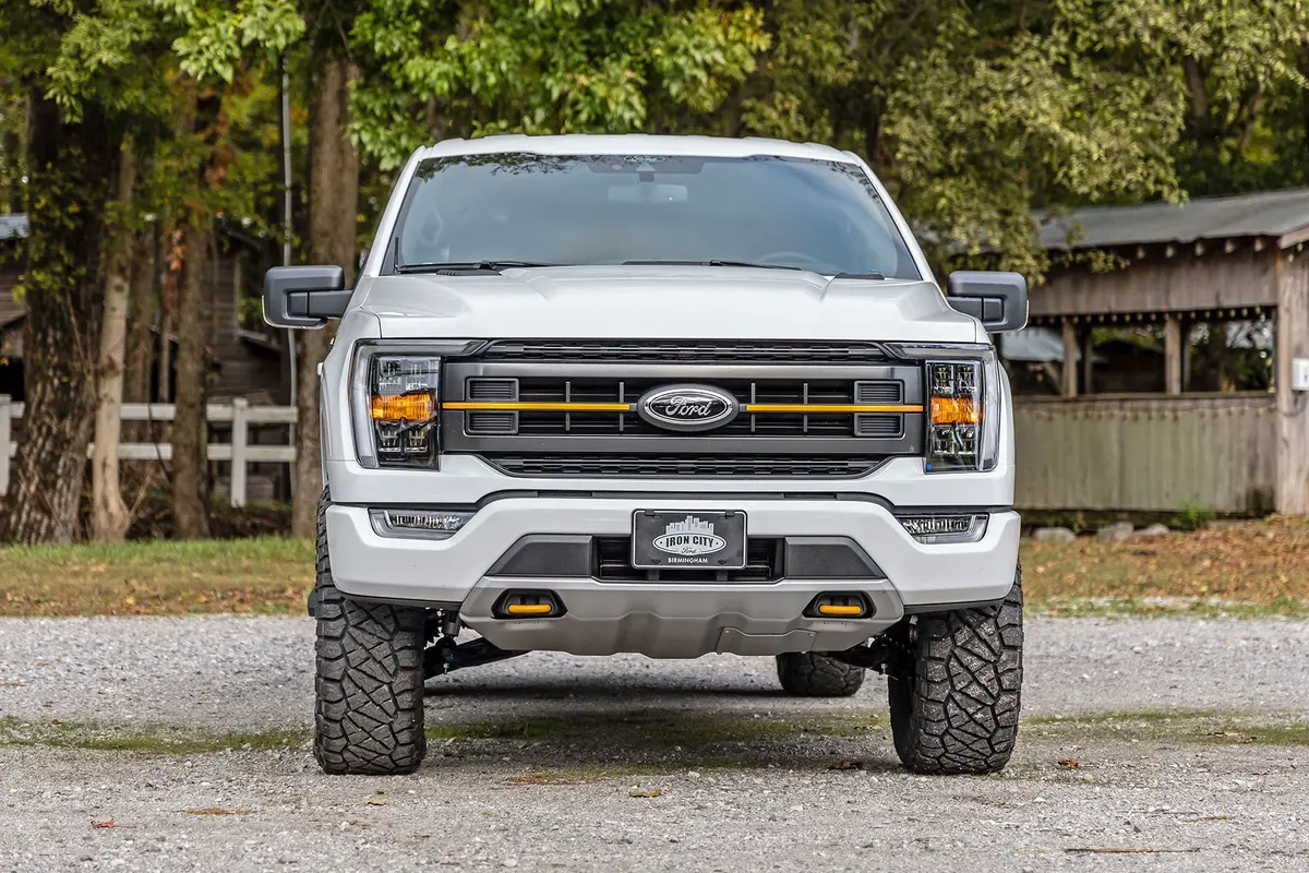 510040  -  2.5 Inch Lift Kit - M1 Struts - Ford F-150 Tremor 4Wd (2021-2025) 1