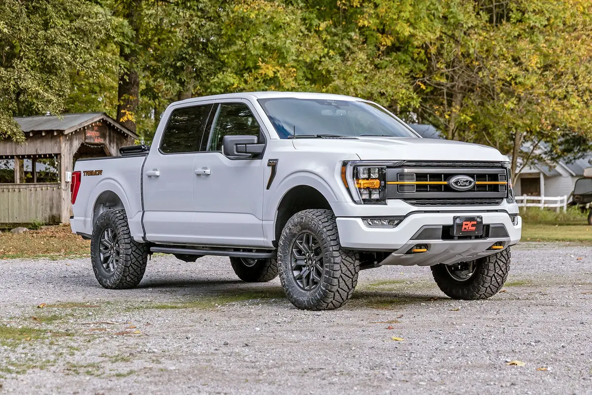 510040 - 2.5 Inch Lift Kit - M1 Struts - Ford F-150 Tremor 4Wd (2021-2025) 2