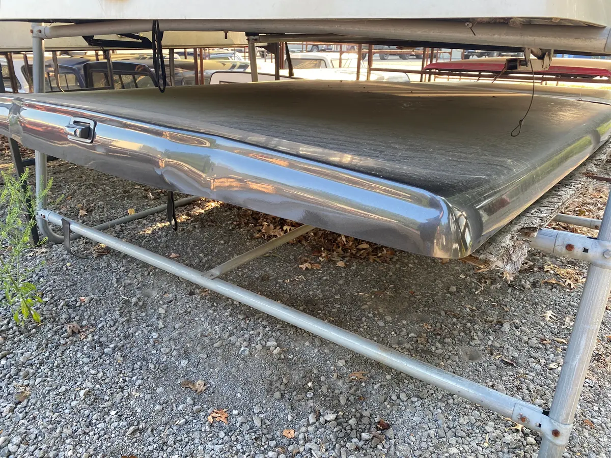 Used Nissan Titan 80" 2004-2012 Fiberglass Lid K11 Gray Location: B-9-2 Code: New 1