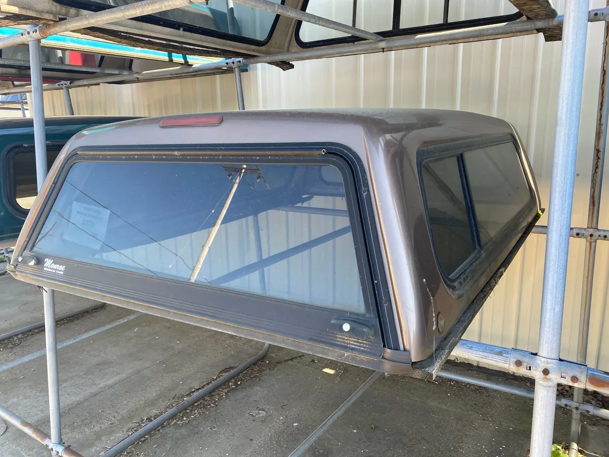 Used Dodge Dakota Short Bed 1997-2004 Fiberglass Truck Cap Ptl Bronze Code: 133831 Location: N-3-3 1