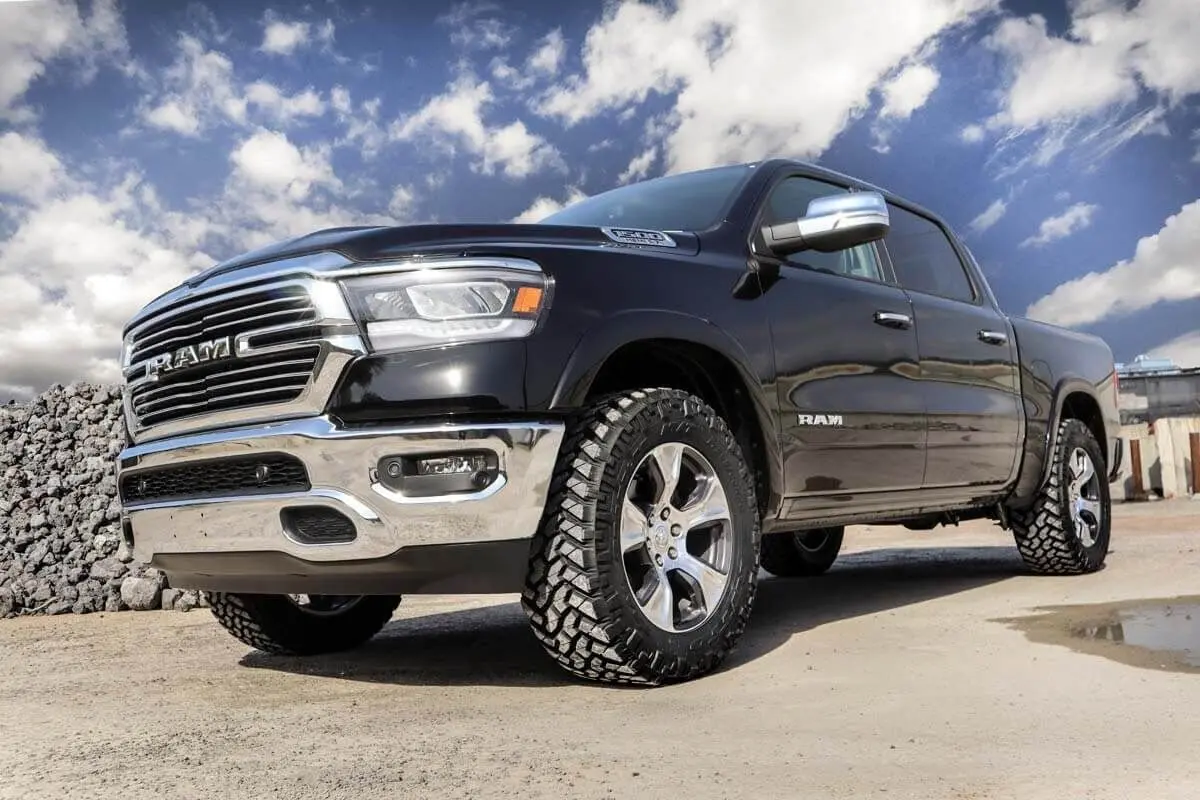 31012  -  2 Inch Leveling Kit - Air Ride - Ram 1500 4Wd (2019-2025) 1