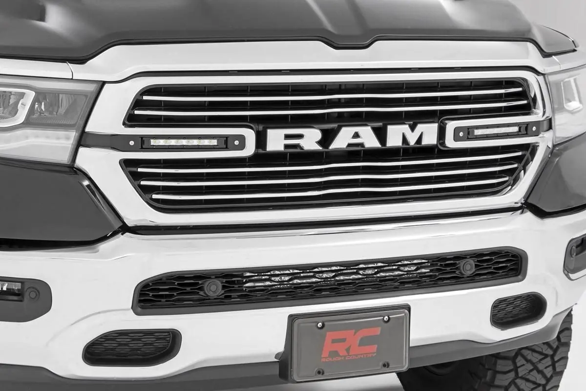 70784  -  Dual 6In Led Grille Kit - Chrome Slimline - Ram 1500 2Wd/4Wd (2019-2024) 1
