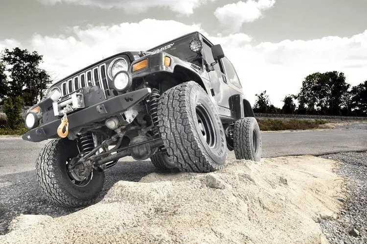 90777  -  4 Inch Lift Kit - V2 - Jeep Wrangler Tj (03-06)/Wrangler Unlimited (04-06) 1
