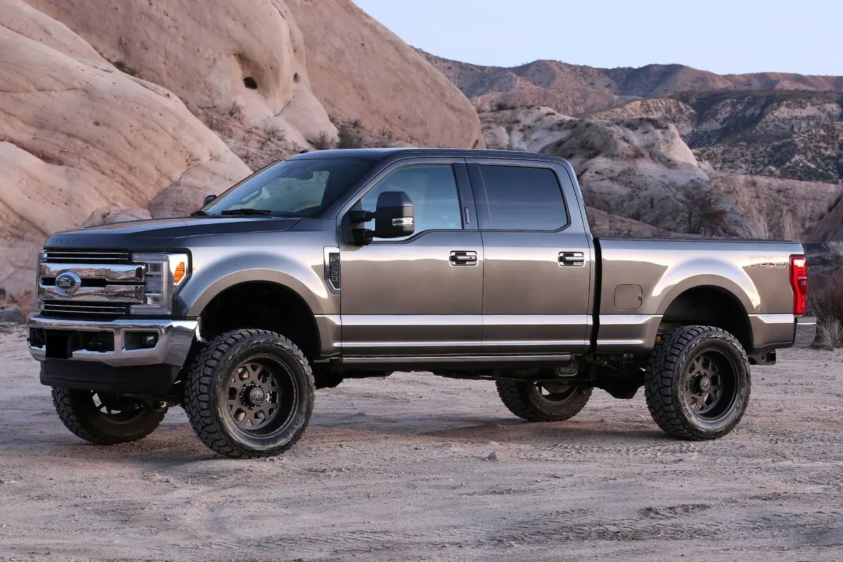 K2252m - 4" Basic Sys W/Stealth 17-21 Ford F250/F350 4Wd Gas. 2