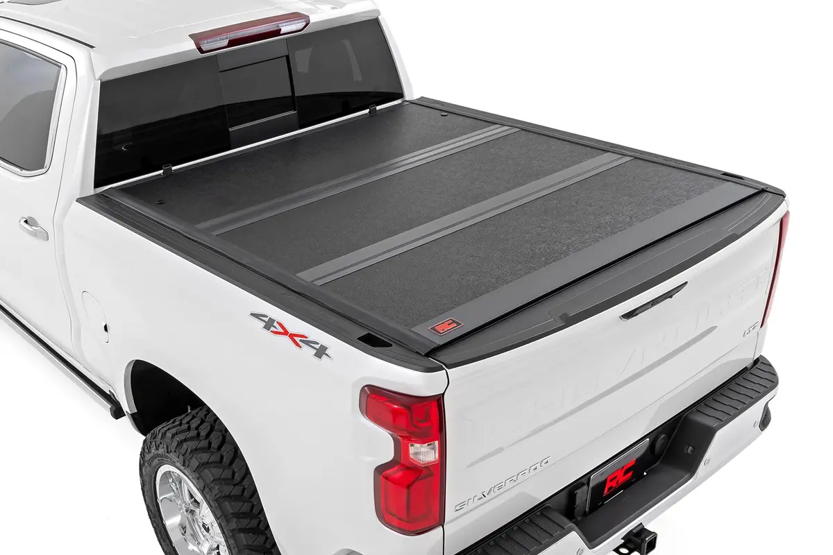 47119651B  -  Hard Low Profile Bed Cover 1