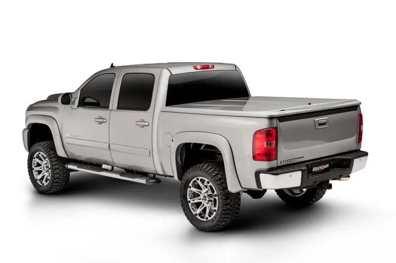 Undercover Lux Hard Tonneau Cover – Victory Red Finish For 2014–2015 Chevy Silverado 1500 (5.8-Foot Bed) 1